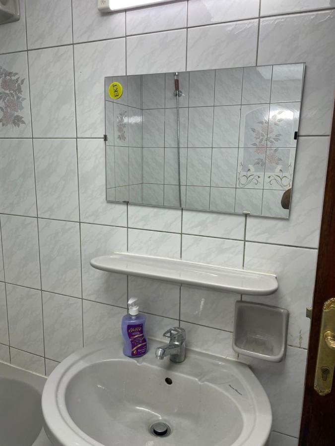 Brand New Boys Hostel 5 Min Walk From Burjuman Metro Station Exit-4 With All Brand New Furnishings & Free Facilities Dubai Dış mekan fotoğraf
